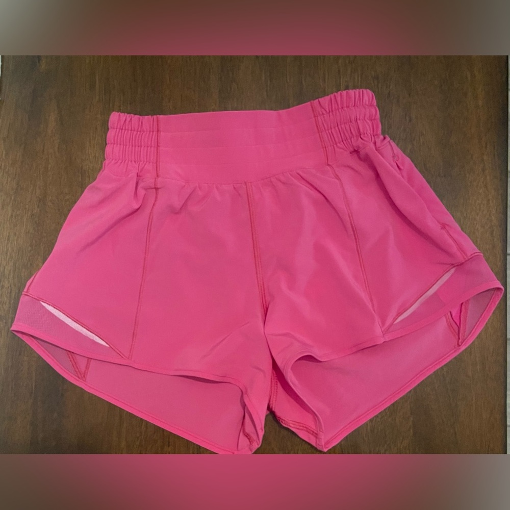 Lululemon hotty hot sonic pink shorts size 2, 2.5 inch